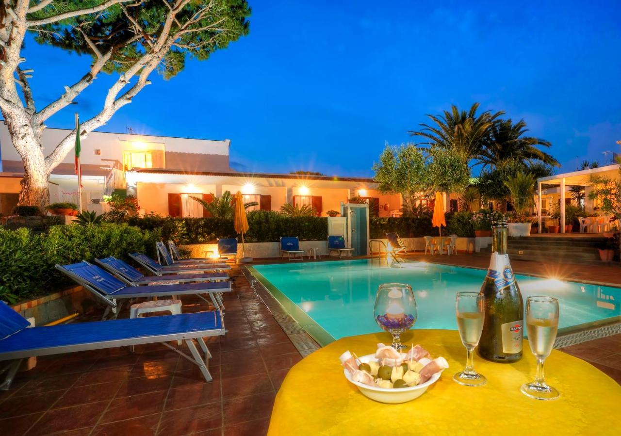 Hotel Villa Mena Forio  Exterior photo