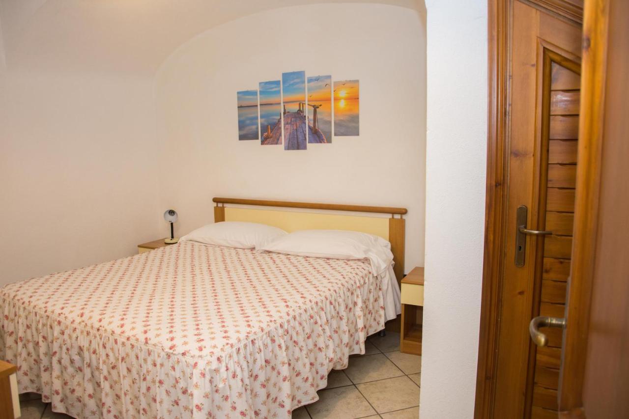 Hotel Villa Mena Forio  Exterior photo